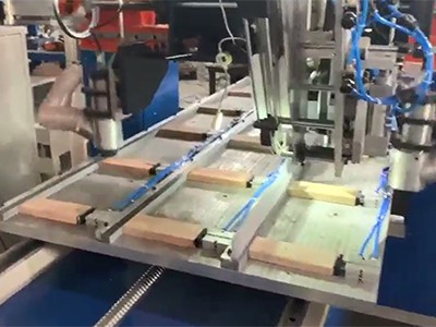 木條刷二鉆一植機